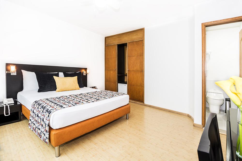 Hotel Asturias เมเดยิน ภายนอก รูปภาพ