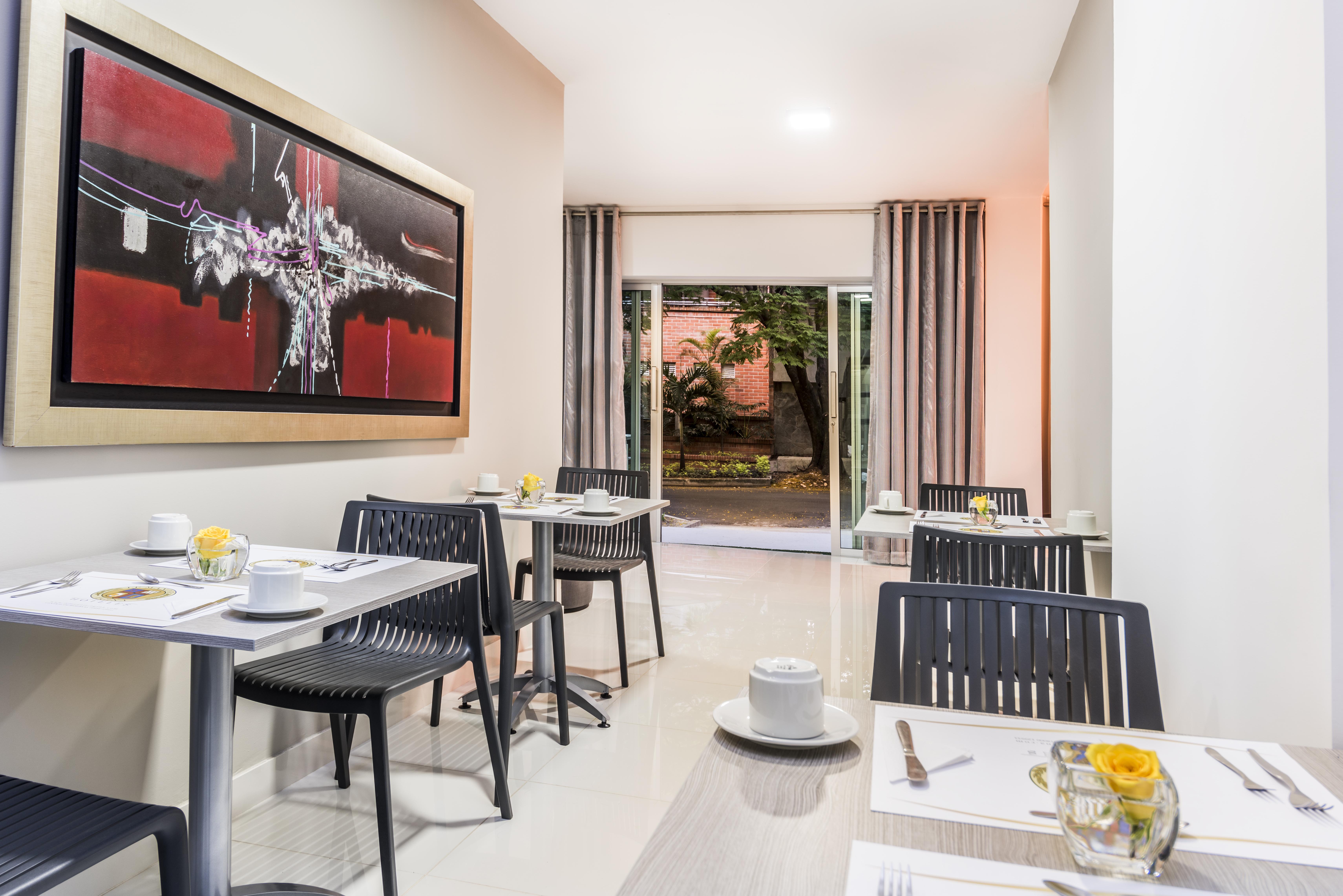 Hotel Asturias เมเดยิน ภายนอก รูปภาพ